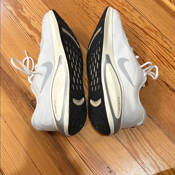 Nike Journey ComfiRide size 9.5 - Picture 6 of 7